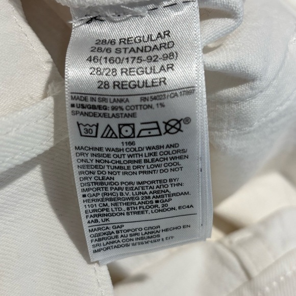 GAP Sz 28 Cheeky Straight High Rise White Distressed Jeans NEW WITH TAG - Picture 13 of 13